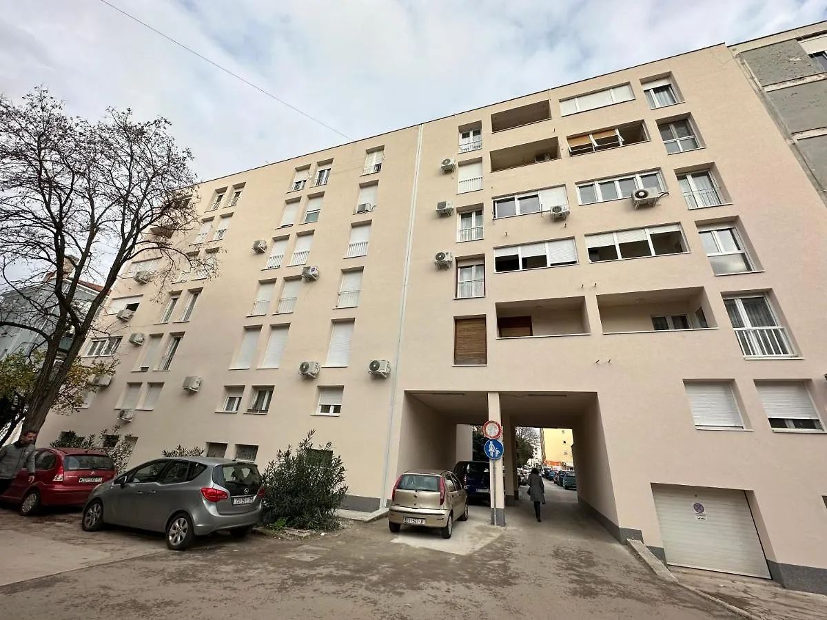 Donatus - Modern Apartment Near The Bridge/Centre contacts